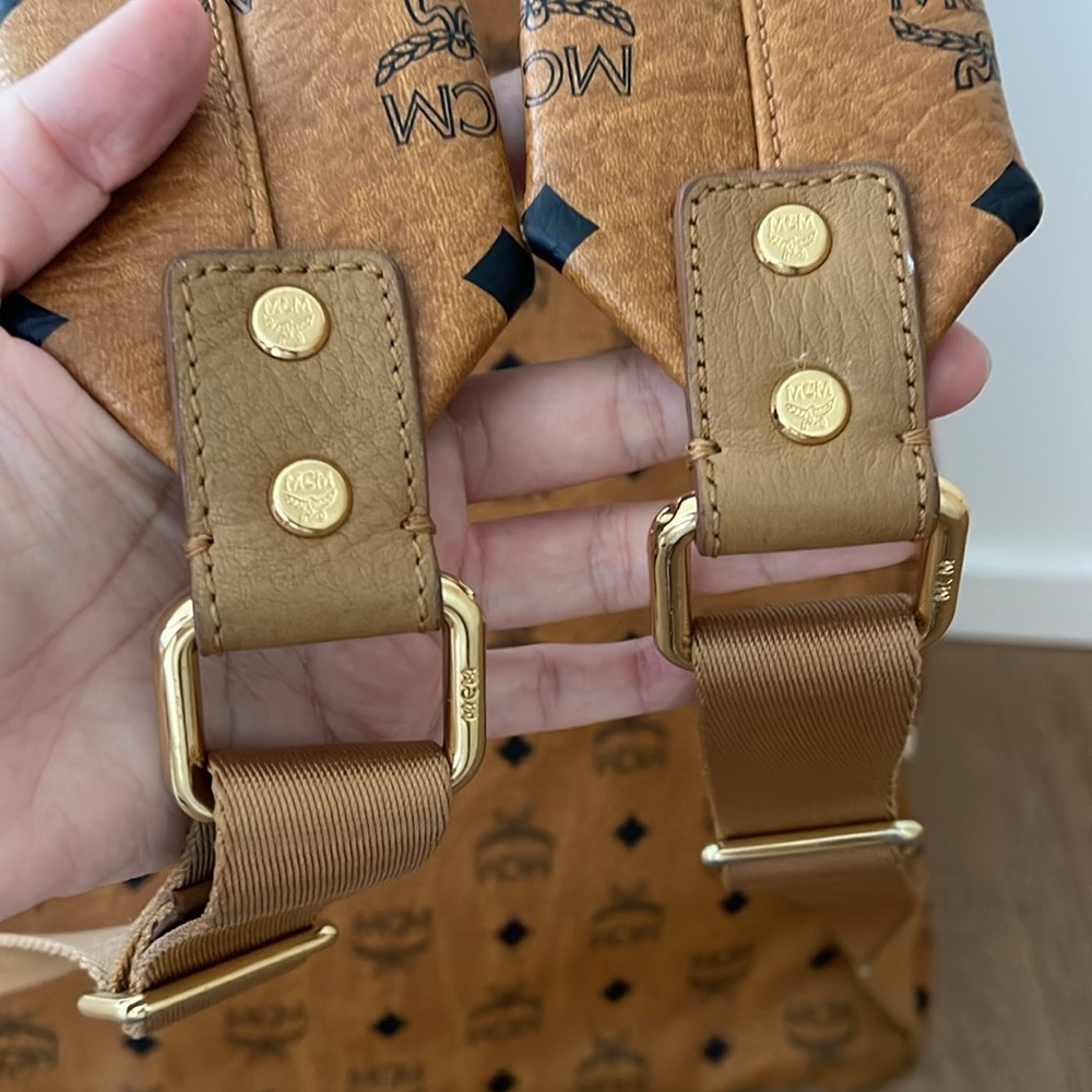 MCM studded visetos backpack - Picture 5 of 10